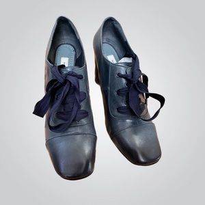 Marc Jacobs Vintage Lace Pump Size 6.5